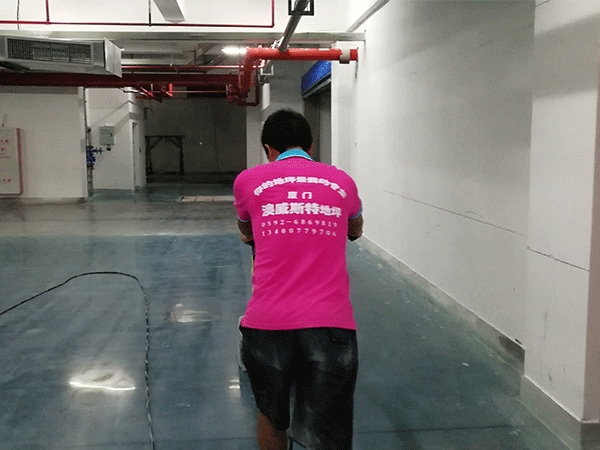 廈門金帝中洲濱海城地下車庫，金剛砂地坪和固化劑地坪